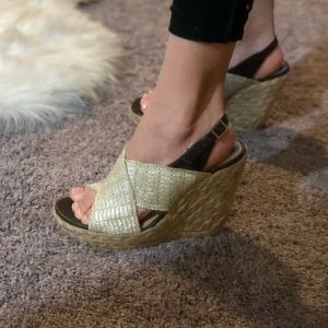 Jessica Simpson Wedges